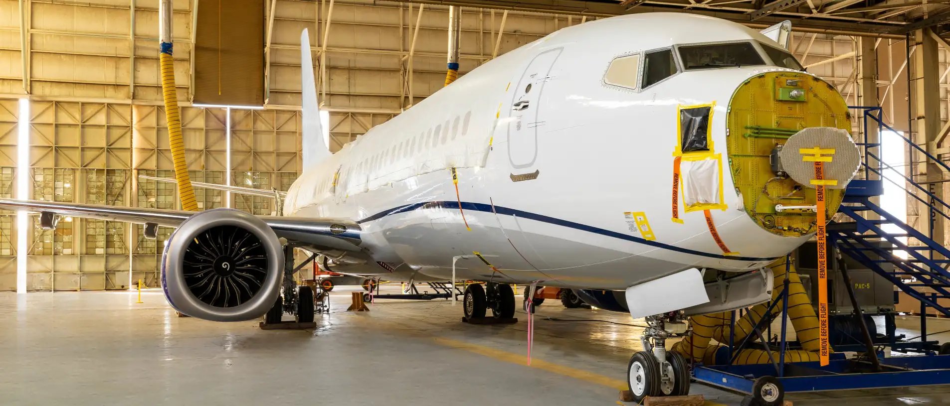 clean-floor-aircraft-goodyear